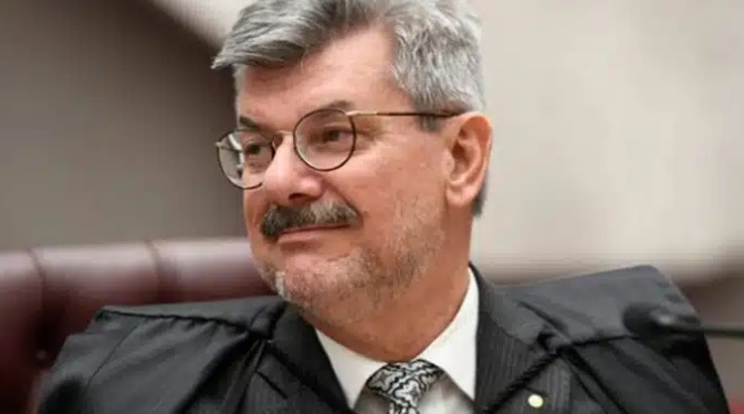 Ala do STJ defende aposentadoria do ministro acusado de assédio sexual