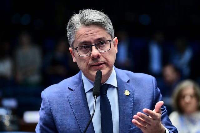 Alessandro Vieira pede quebra de sigilos da mulher de Moraes