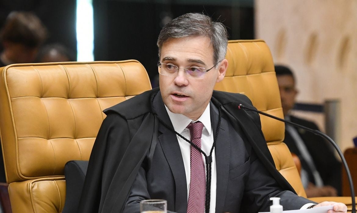 André Mendonça se afasta de congresso na Espanha depois de assumir relatoria do caso Master
