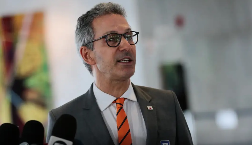 Após aumentar próprio salário, Zema critica reajuste no Congresso