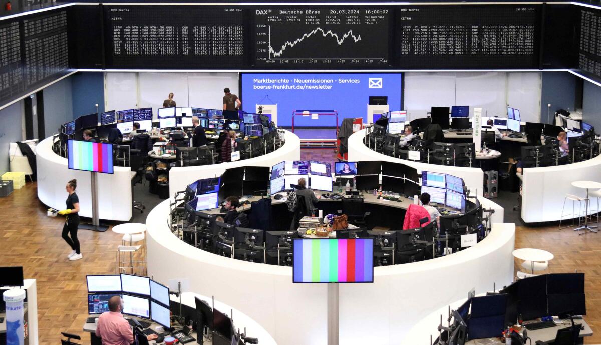 Bolsas da Europa operam em alta, favorecidas por balanços positivos