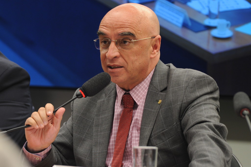Câmara deve votar urgência para o Redata na terça-feira, afirma líder do PDT
