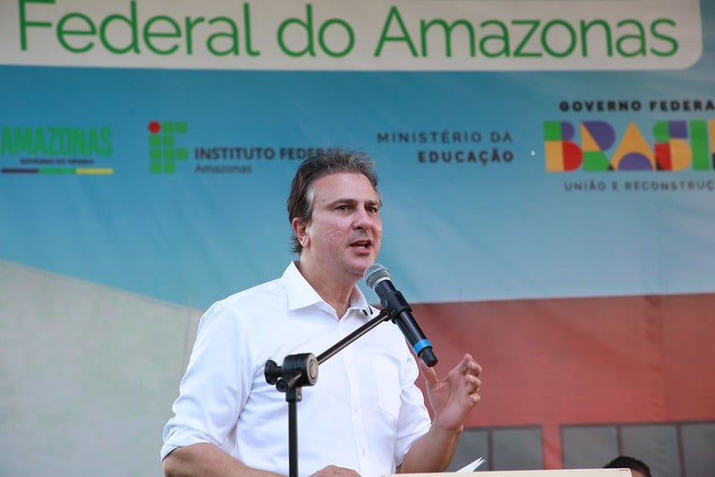 Camilo Santana anuncia saída do MEC em abril para apoiar campanhas eleitorais do PT
