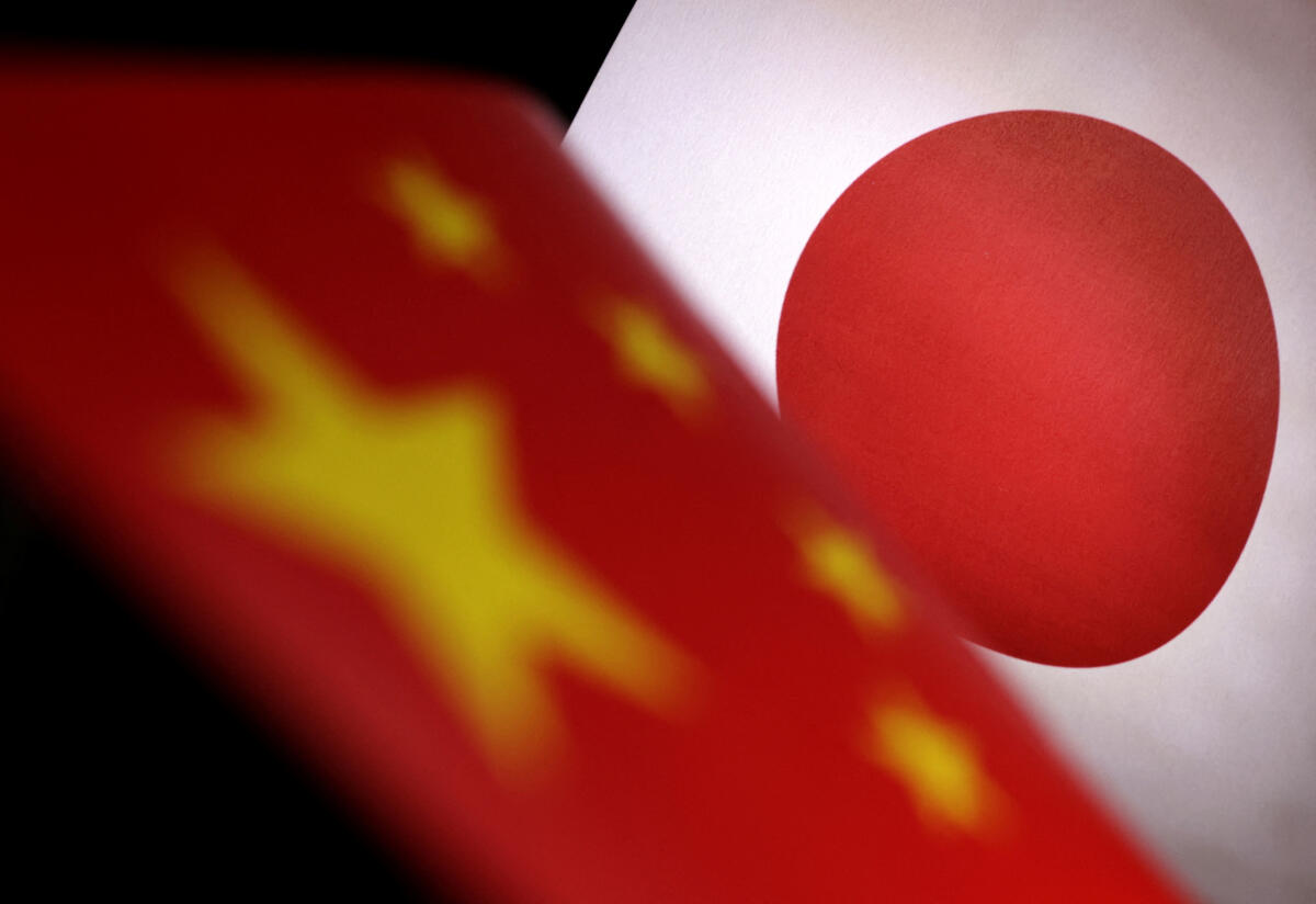 China proíbe exportação para empresas japonesas que produzem bens com fins militares