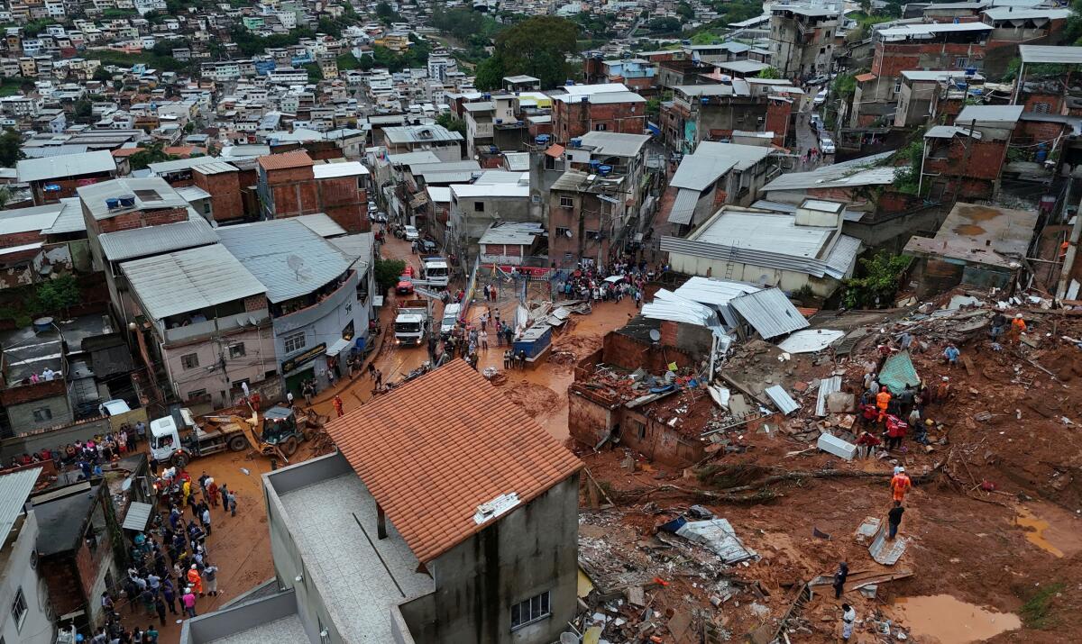 Chuvas em Minas deixam 64 mortos e Exército reforça buscas por desaparecidos