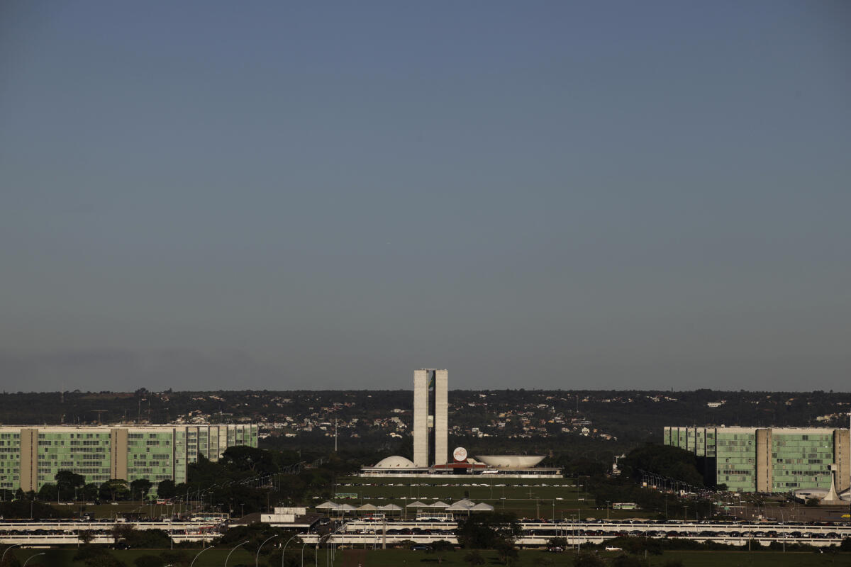 Congresso analisa criação do 13º salário no programa Bolsa Família