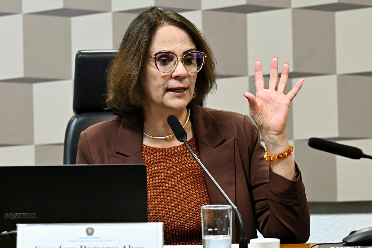 Damares requer depoimento de auditoras financeiras do Master