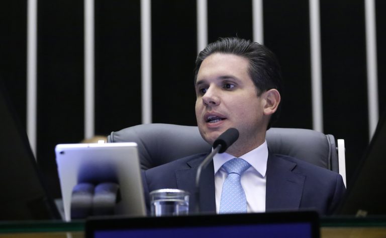 Debate sobre redução da jornada "não pode mais esperar", afirma presidente da Câmara