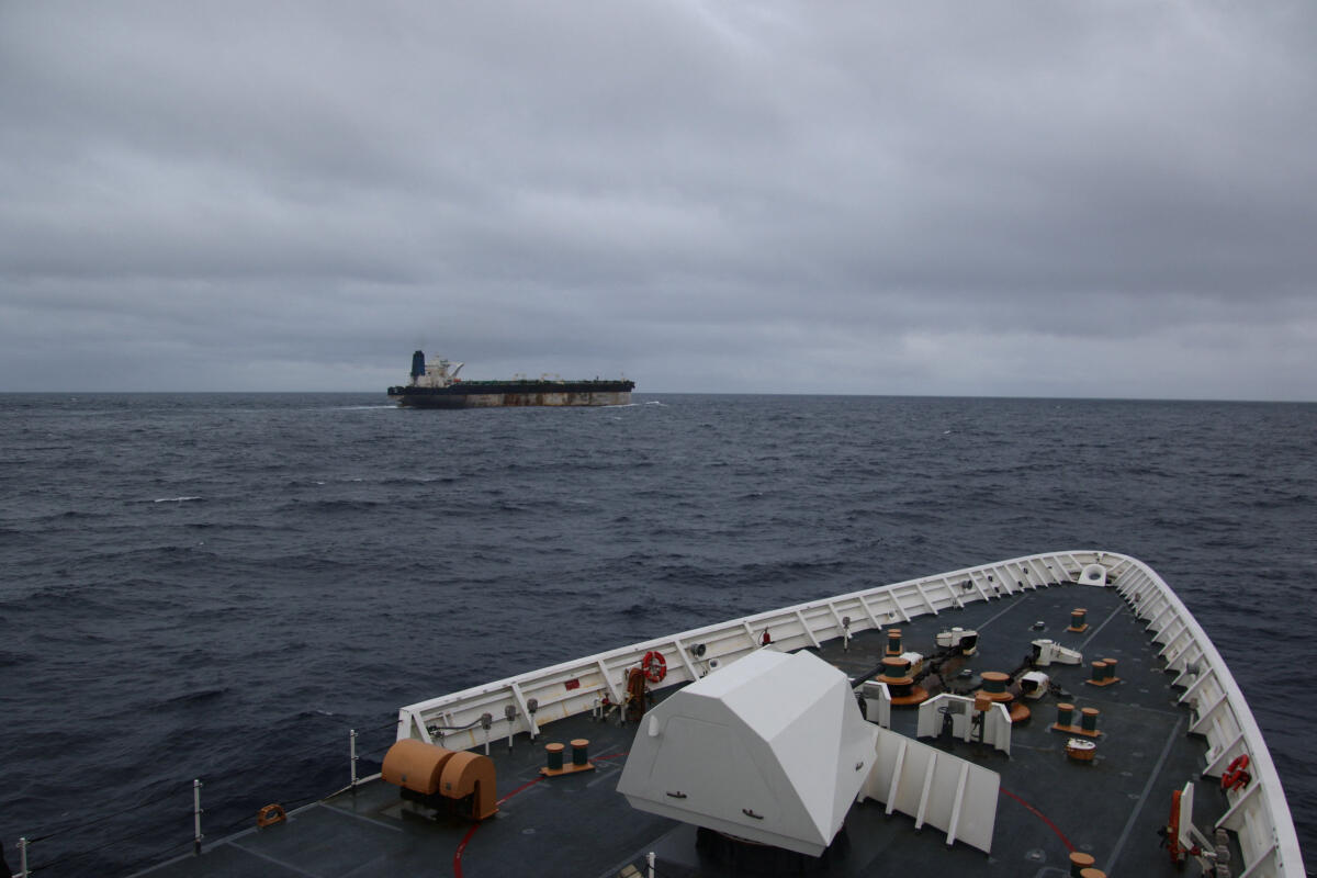 EUA afirmam ter atingido embarcação no Pacífico oriental, matando duas pessoas