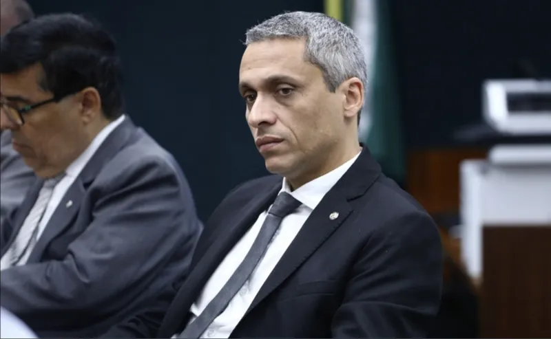 Gayer é condenado a pagar R$ 10 mil ao PT por acusações falsas