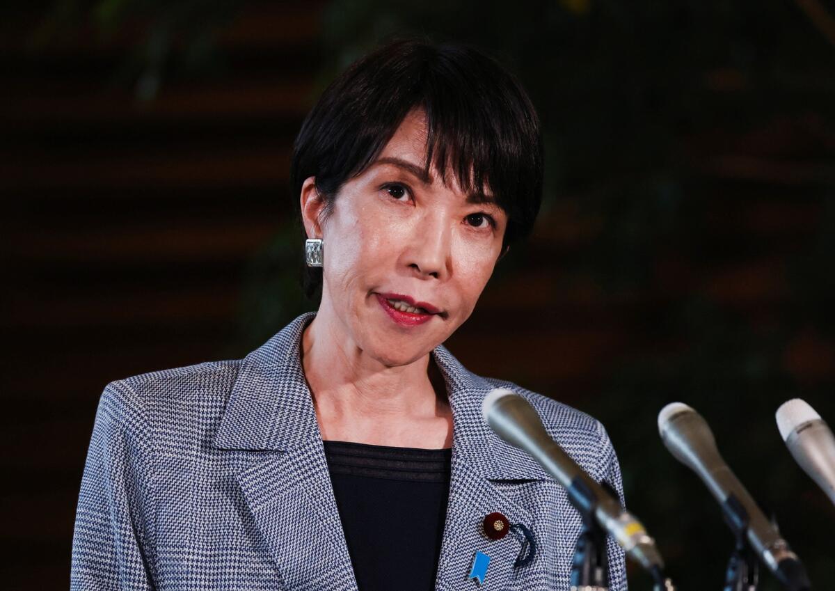 Japão: Takaichi nega concentração de poder e promete acelerar propostas pendentes