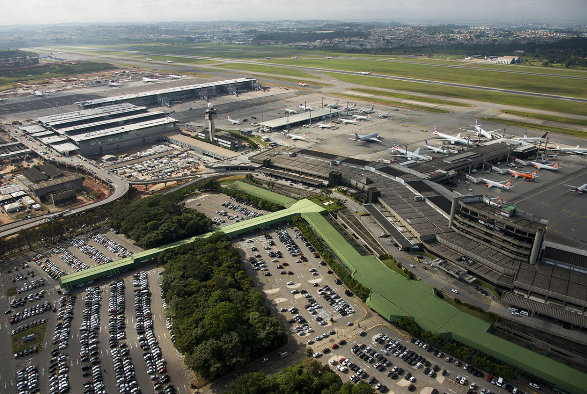 Jovem faz trote sobre explosivo no aeroporto de Guarulhos e GATE é acionado
