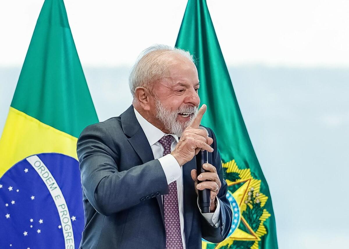 Lula parabeniza António Seguro pela vitória expressiva nas urnas em Portugal