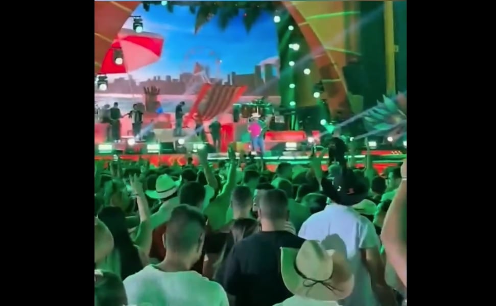 Lula vira alvo de protestos no Carnaval de Balneário Camboriú