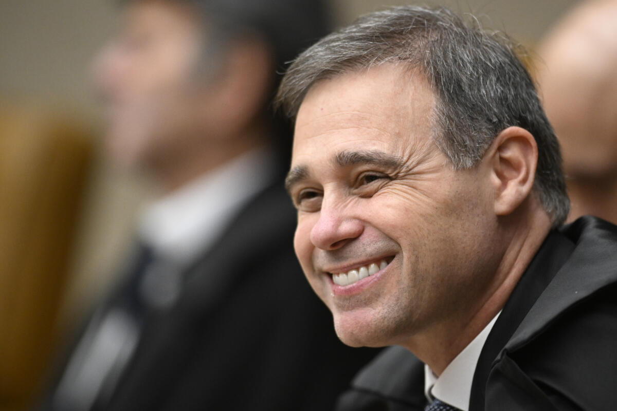 Mendonça derruba restrição imposta por Toffoli e devolve dados à CPMI do INSS