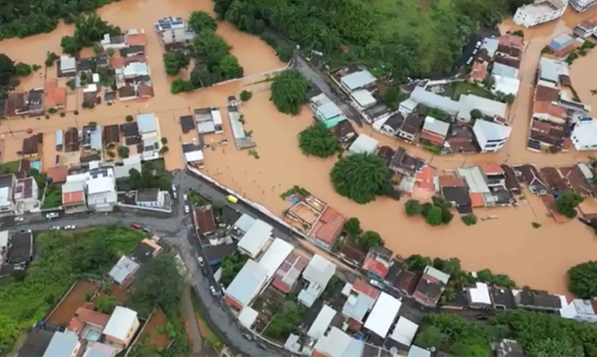 MG: sobe para 36 o número de mortes provocadas por chuvas em Juiz de Fora e Ubá