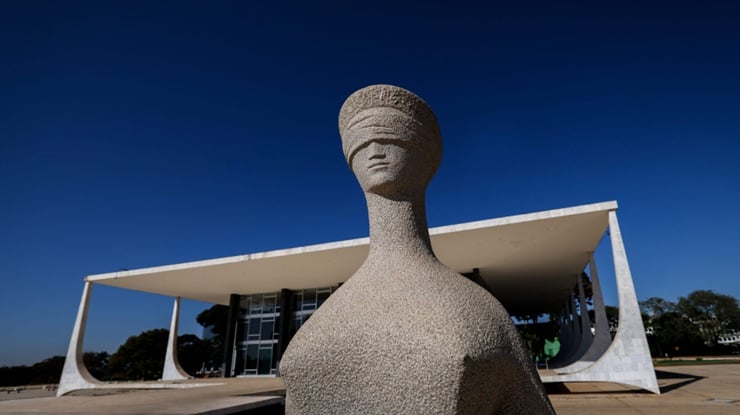 Ministros do STF mantêm participação em 11 empresas privadas