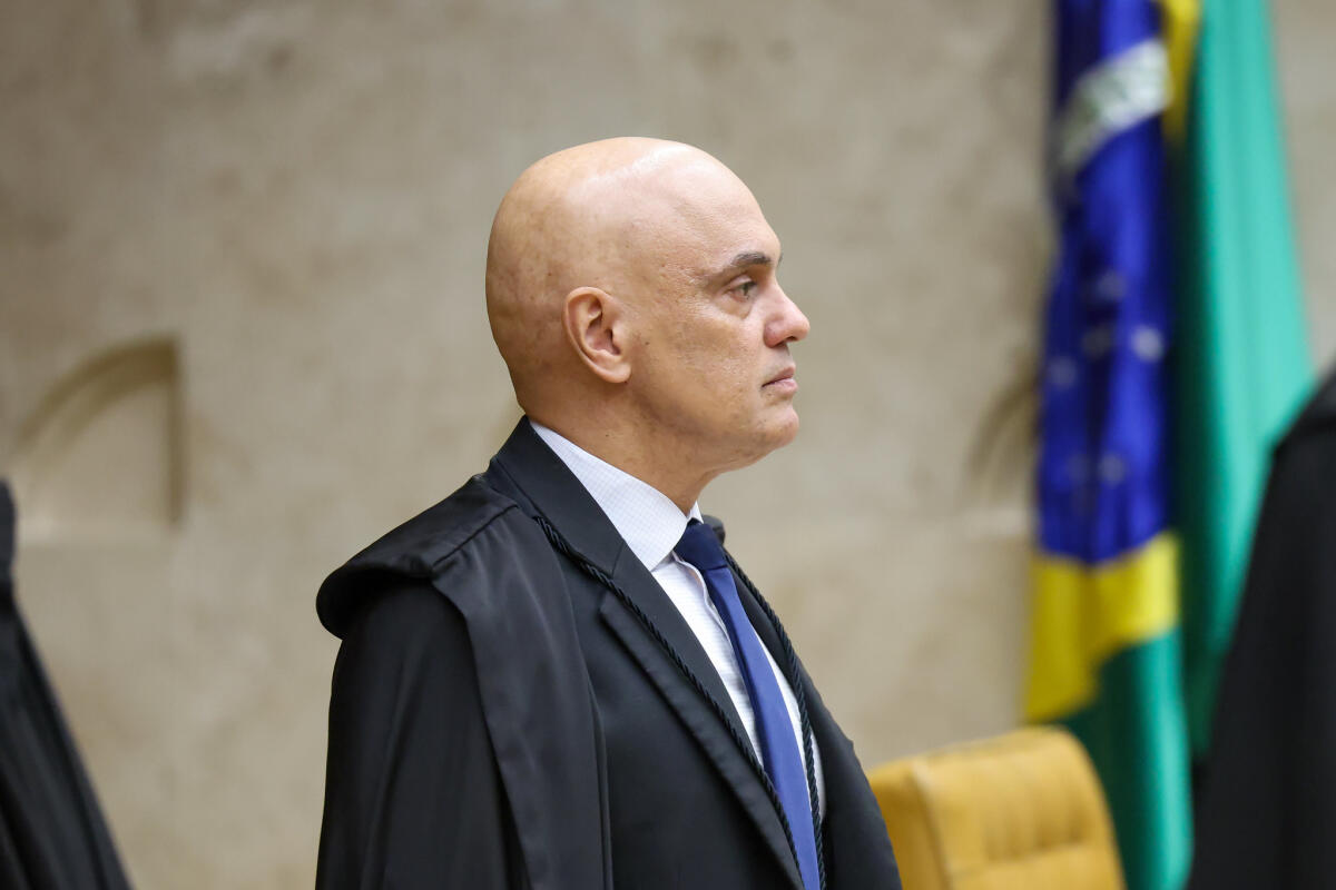 Moraes diz que vazamentos criaram "suspeitas artificiais" contra ministros