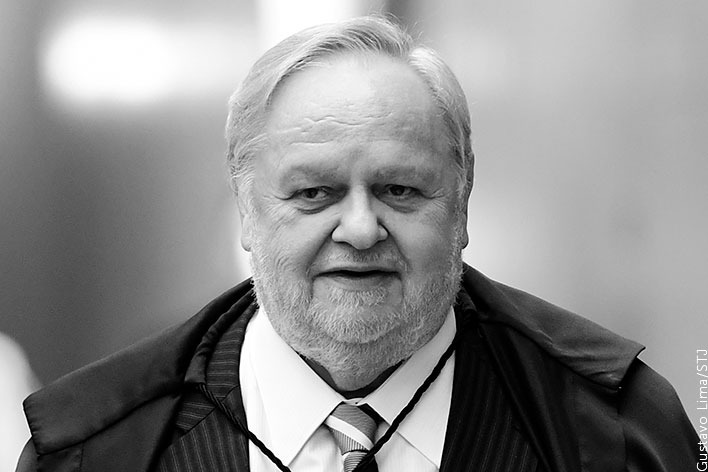 Morre Felix Fischer, ministro aposentado do STJ, aos 78 anos