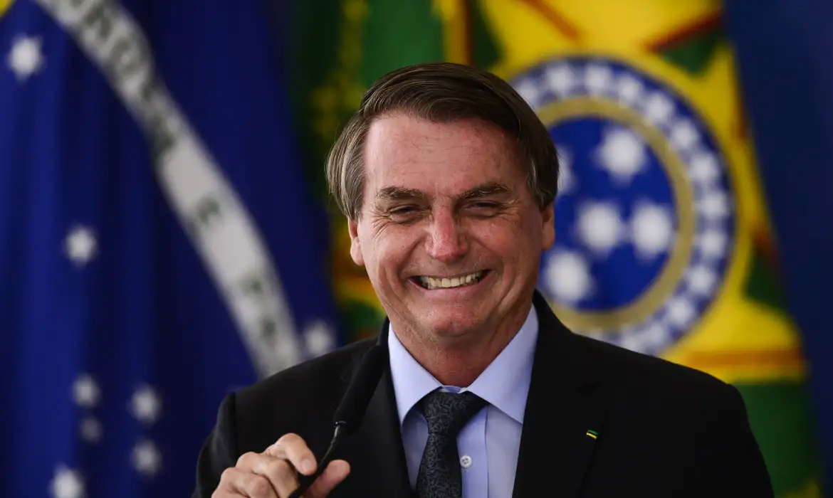 MPF arquiva investigação contra Bolsonaro por 'genocídio' na pandemia