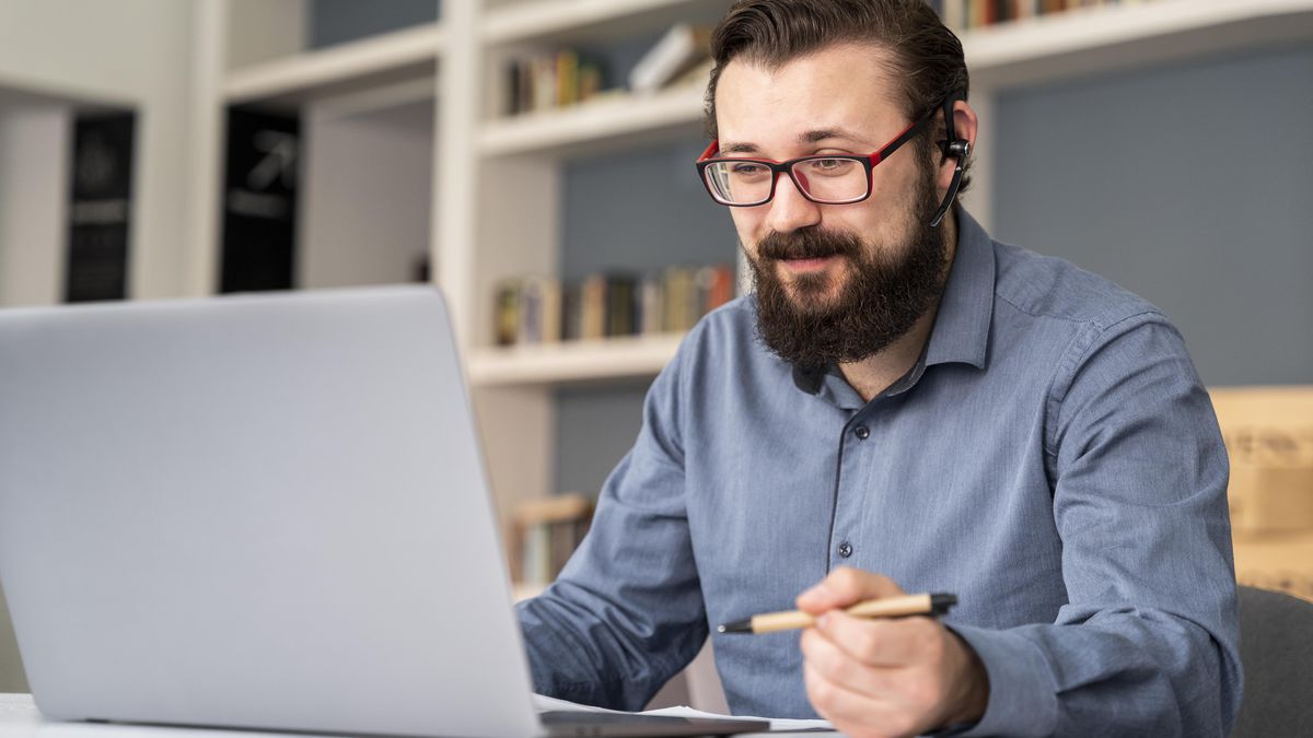 OpenAI lança curso gratuito de ChatGPT para professores