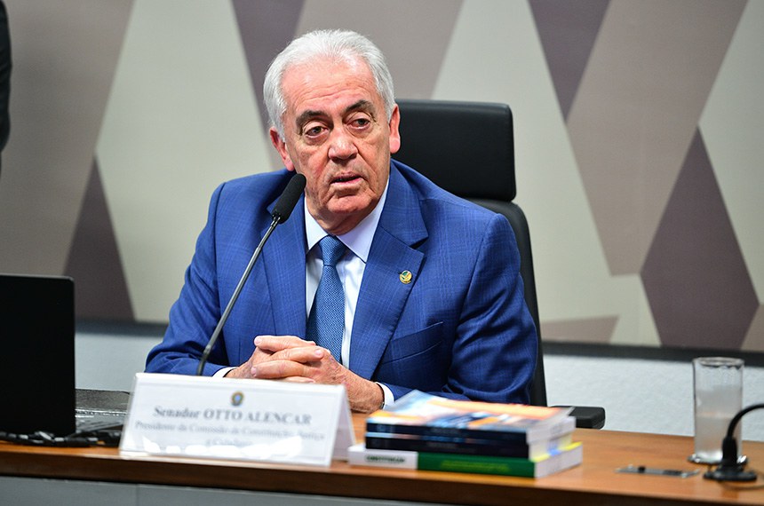 Otto Alencar recebe alta depois de implantar marca-passo