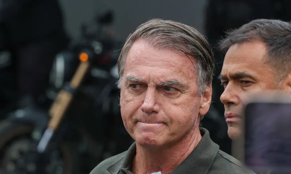 Parecer da PGR rejeita prisão domiciliar para Bolsonaro