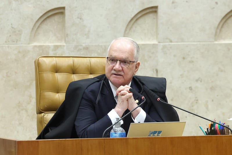 Penduricalhos: Fachin adia votação sobre verbas acima do teto
