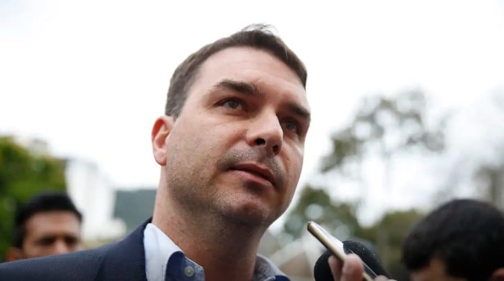 Pesquisa mostra Flávio Bolsonaro como o candidato preferido da direita