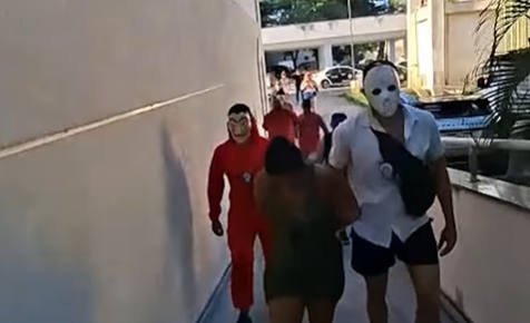 Policiais fantasiados de Jason, Batman e La Casa de Papel prendem suspeitos de furto