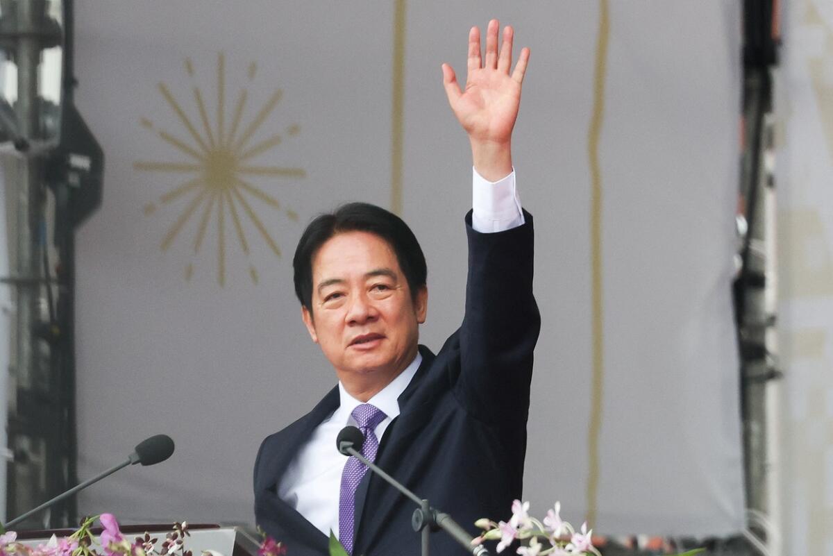Presidente de Taiwan promete fortalecer defesas da ilha em mensagem de Ano Novo Lunar