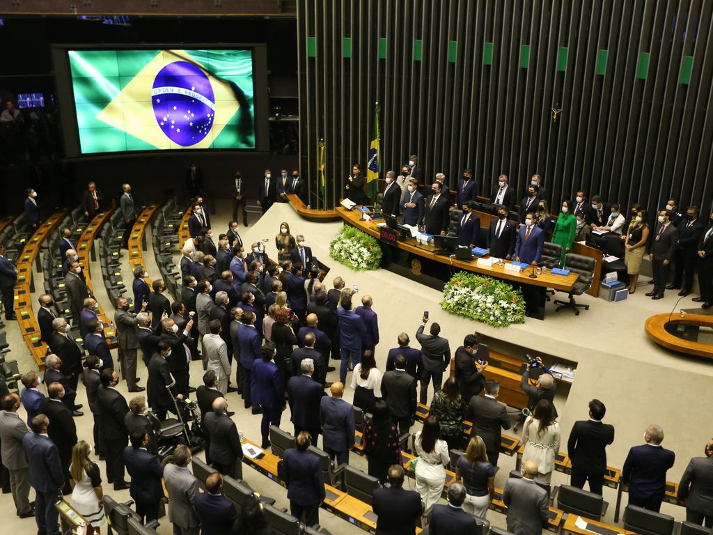 Previdência recomenda veto parcial a penduricalhos que elevam salário no Congresso