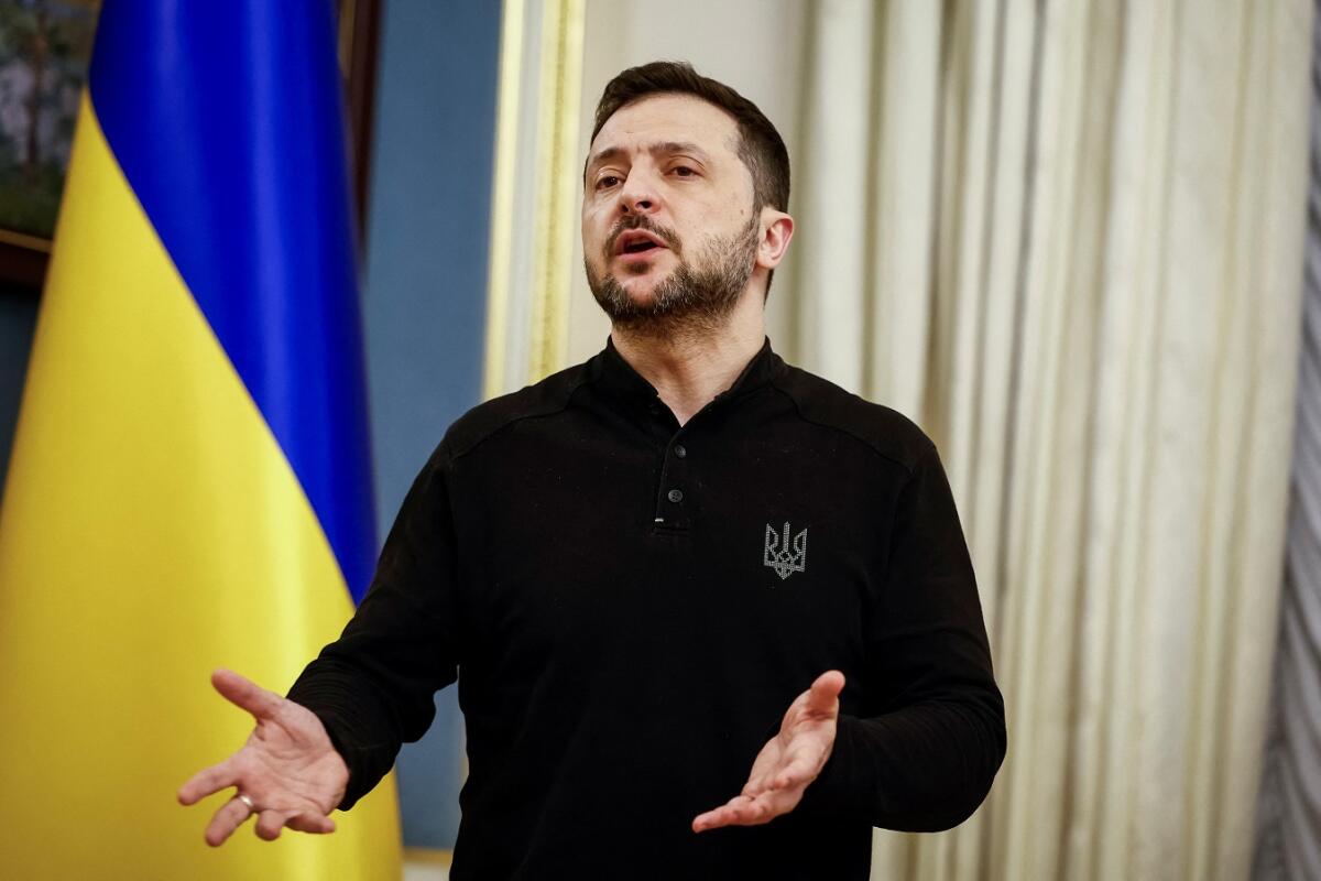 Setor energético russo é alvo legítimo para ataques ucranianos, diz Zelensky
