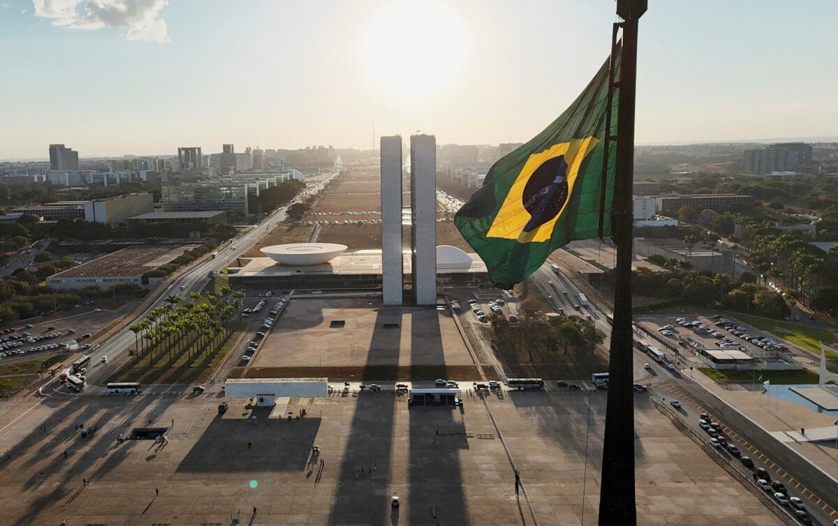 STF e Congresso articulam transição para limitar "penduricalhos" no serviço público