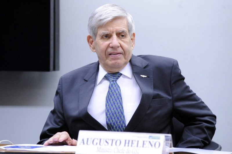 STM recebe defesa de Augusto Heleno para manutenção no Exército