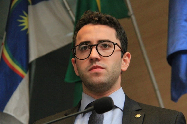 Thiago Medina denuncia João Campos ao MP por campanha antecipada