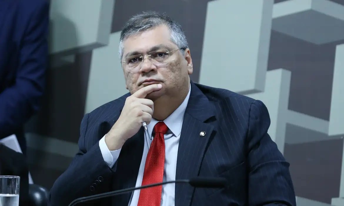 TJ-SP recorre ao STF contra suspensão de Dino sobre pagamentos extras a magistrados
