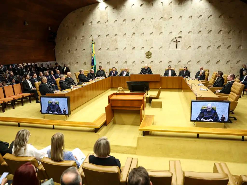 Transparência diz que decisão de suspensão de penduricalhos é 'corajosa e necessária'