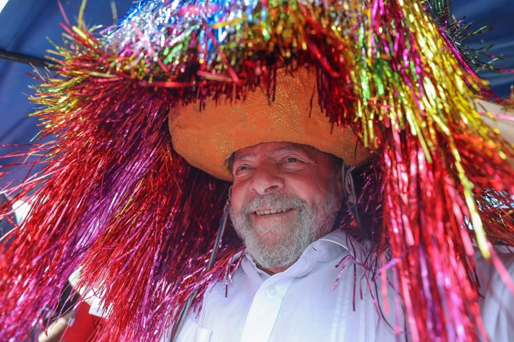 Tribunal Superior Eleitoral mantém desfile em homenagem a Lula