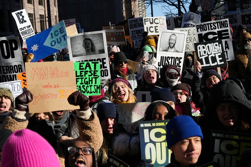 Trump fala em 'abordagem mais suave' sobre imigração após protestos em Minneapolis