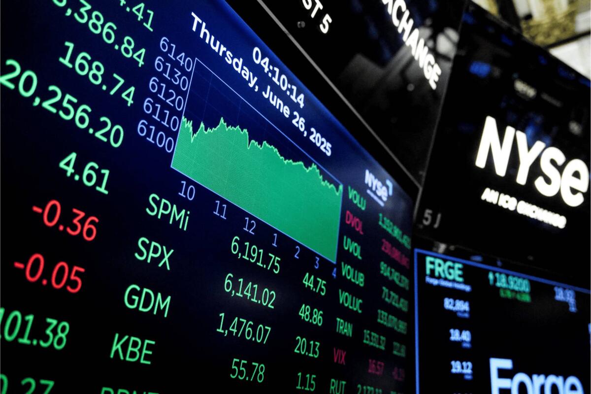 Wall Street sobe após relatório de empregos mais forte que o esperado