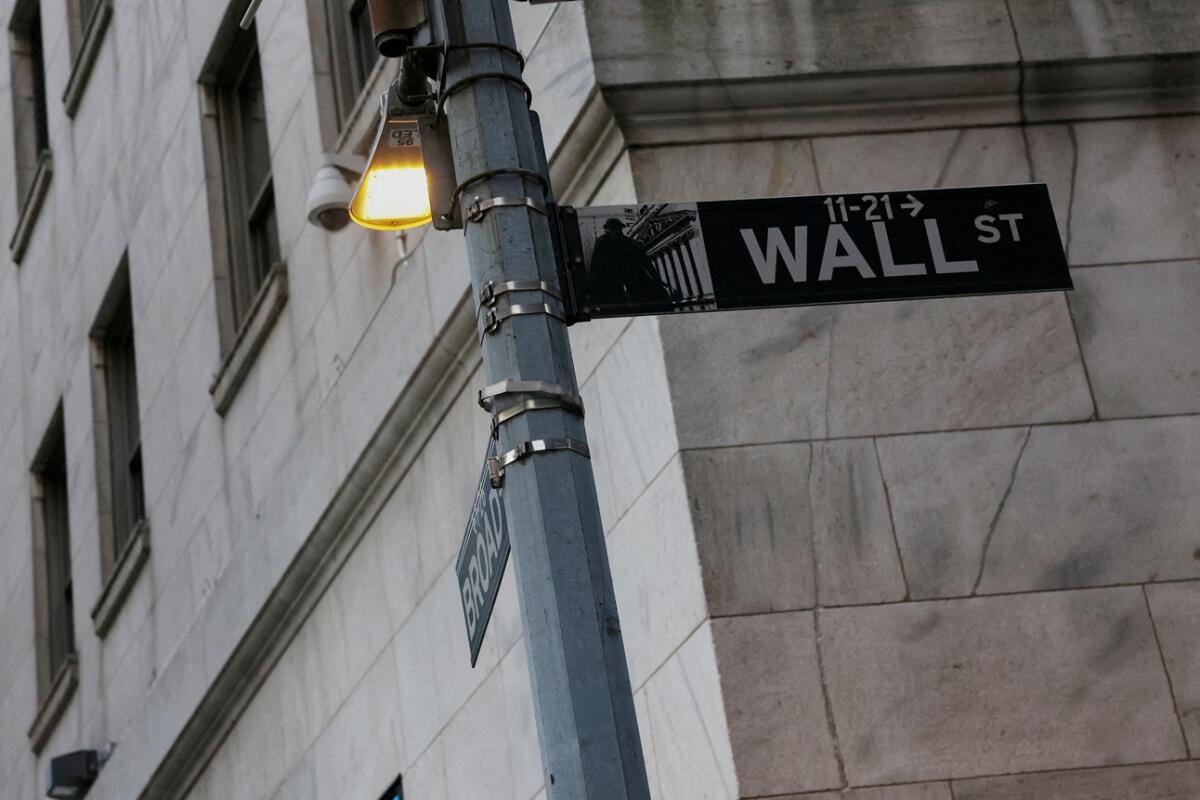 Wall Street sobe com ata mais "hawkish" do Fed e nova onda de apostas em IA